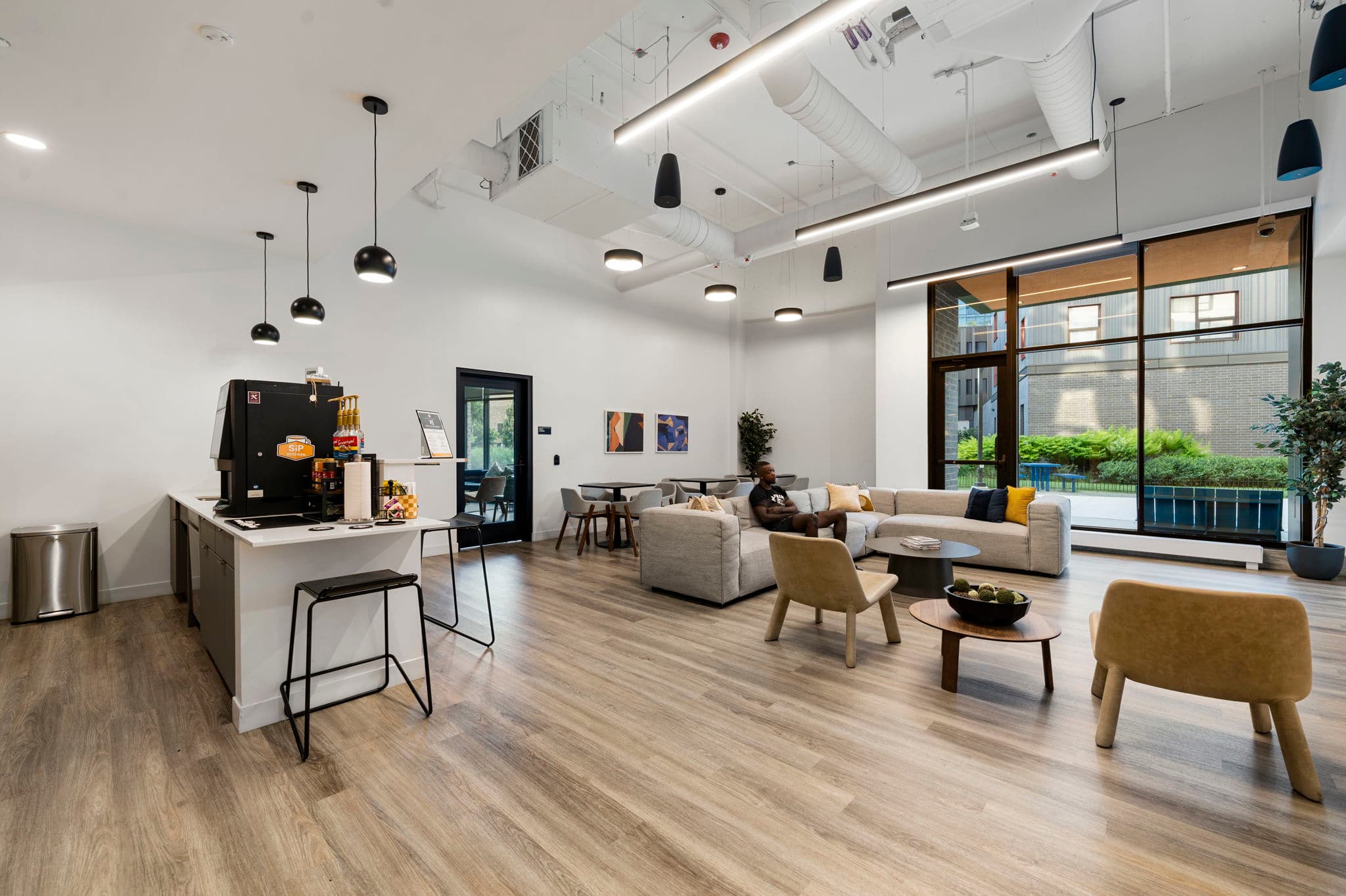 Furnished short-term housing option in Chicago